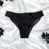 Culotte noire en dentelle avec nœud en satin