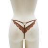 String couleur taupe (marron) en dentelle avec bijou cœur doré