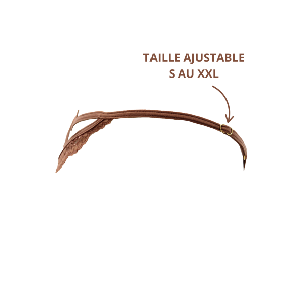 String couleur taupe (marron) en dentelle avec bijou cœur doré